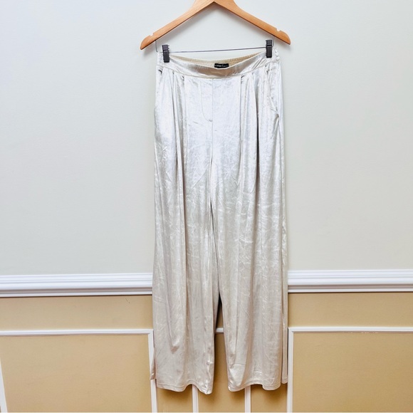 Christian Lacroix Silky Velvet Pajama Set NWT - Picture 6 of 8